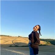 Laureanda in Mediazione linguistica impartisce lezioni di spagnolo per studenti delle scuole medie e del liceo